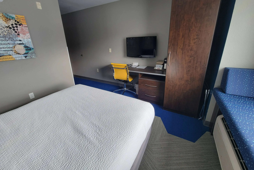 Microtel Inn & Suites by Wyndham Bluffs