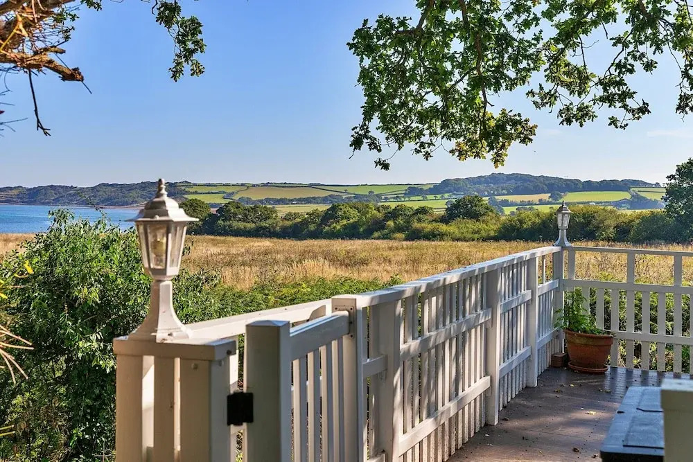 Holiday Home by UK Coast With Sea Views