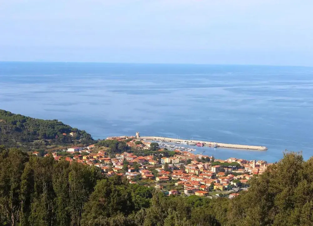 Escape in Rosignano Hills