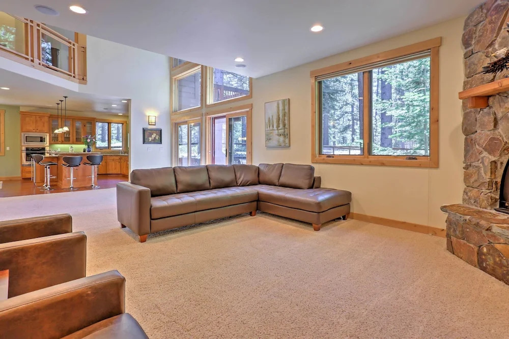Close to Slopes: Forest-view Gem in Lake Tahoe