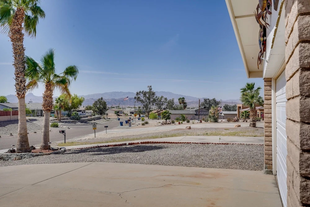 Home w/ Private Pool: 1 Mi to Lake Havasu