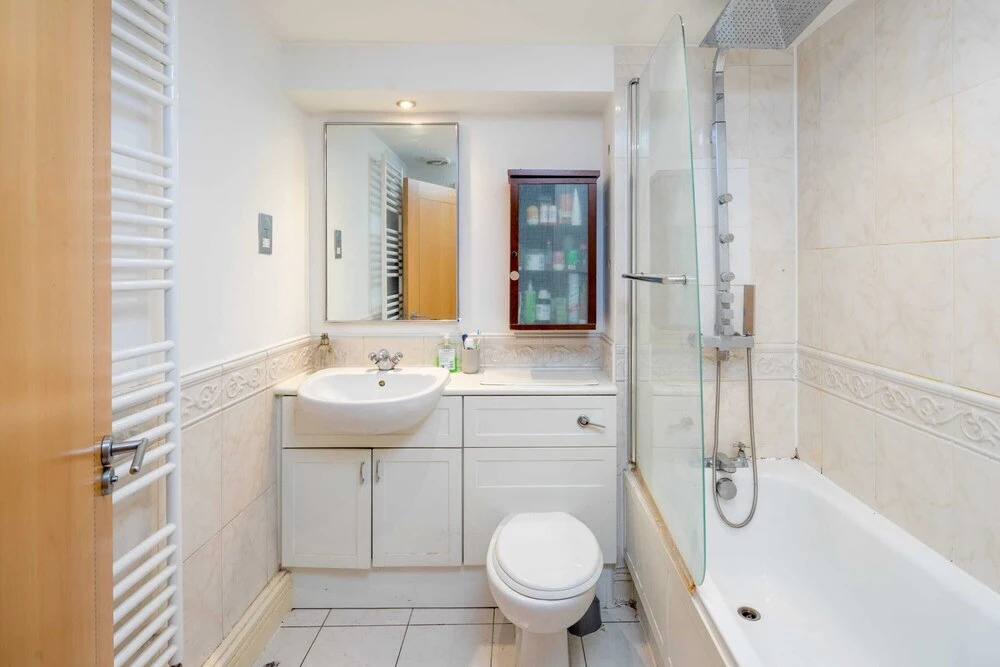ALTIDO Homely 1-bed Flat in Queensway, West London