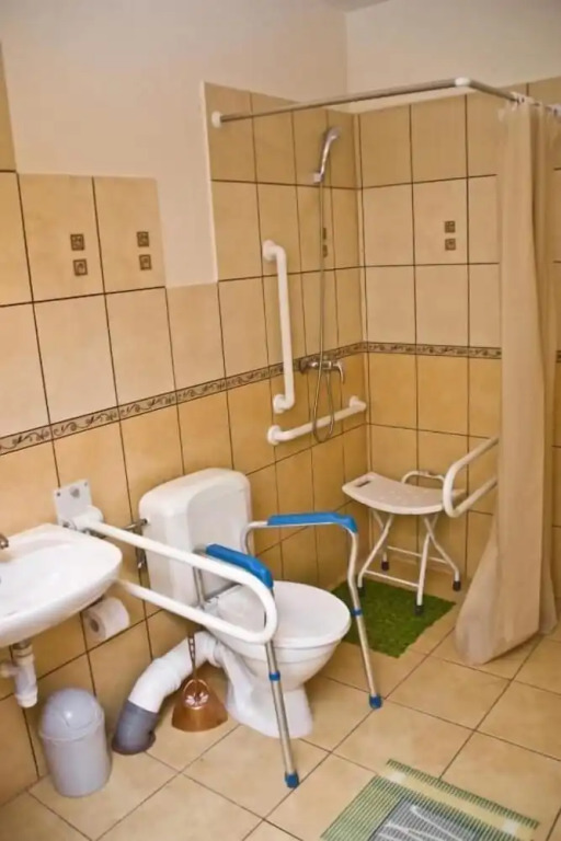 Harmont Montis (dawna Zającówka) leśna enklawa w centrum miasta