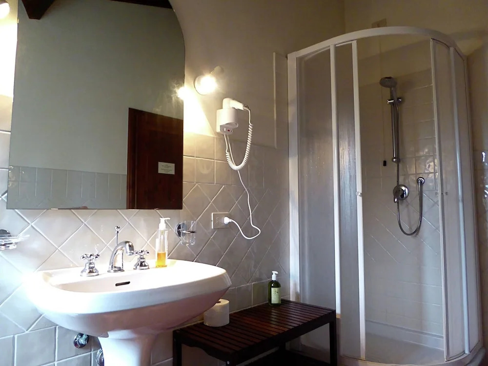 Beautiful Villa in Lari, with swimming pool
