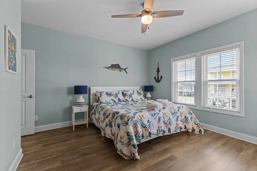 Linger Longer 3 Bedroom Home by RedAwning