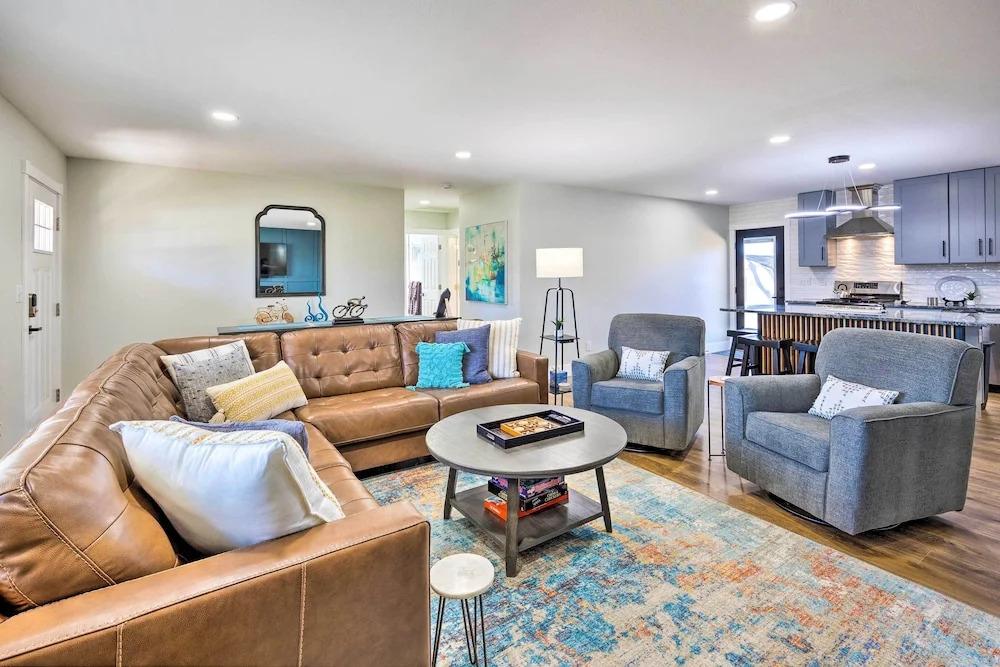Bentonville Home ~ 1 Mi from Downtown