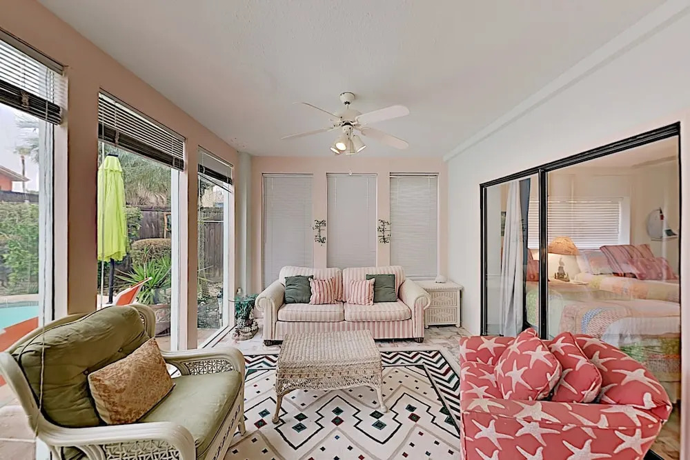 Island W/ Private Pool & Spa, Steps To Beach 3 Bedroom Home