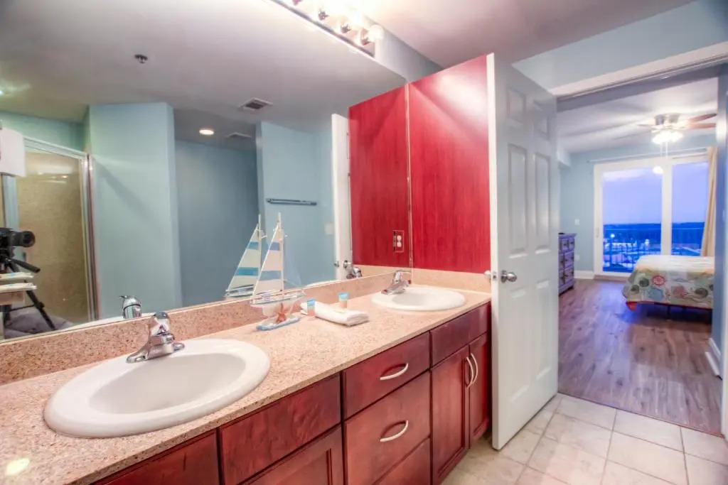 3 BD Laketown Wharf 1038- Best Amenities
