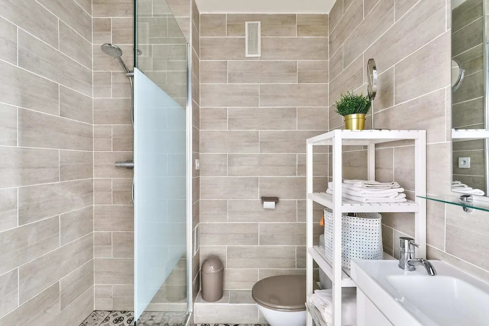 Charming 2 Room Apartment With Balcony - Paris 8ème