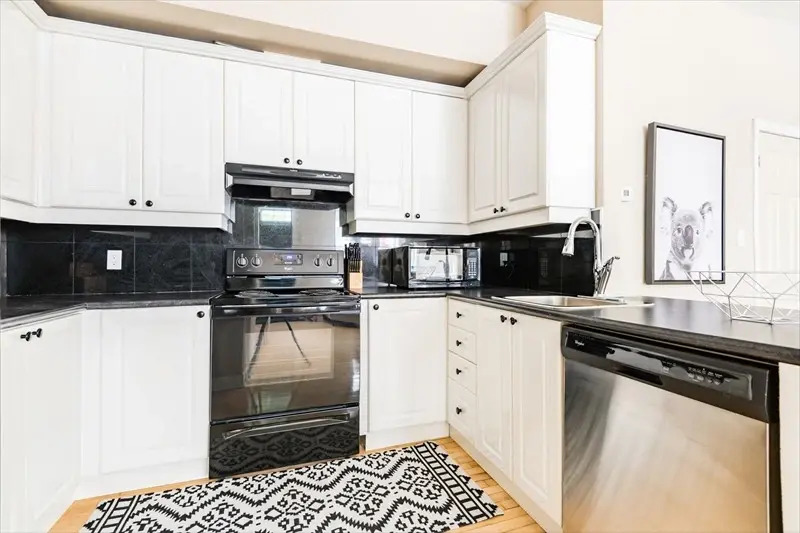 Bright 3BR in Church Yonge Corridor by Sonder
