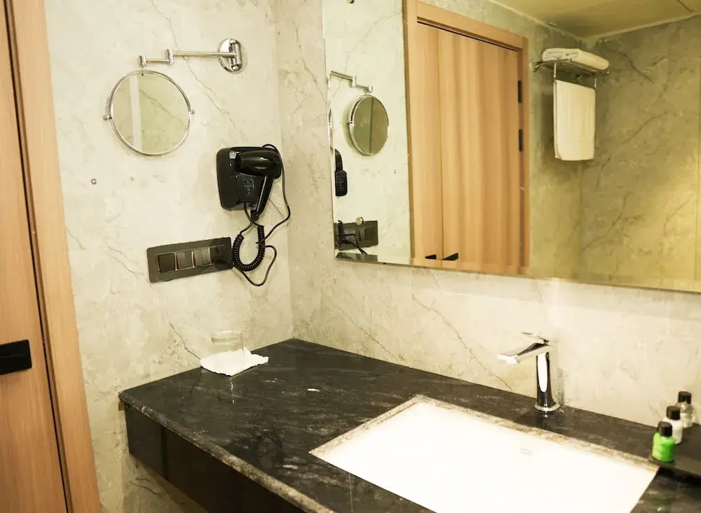 Hotel Aroma Inn