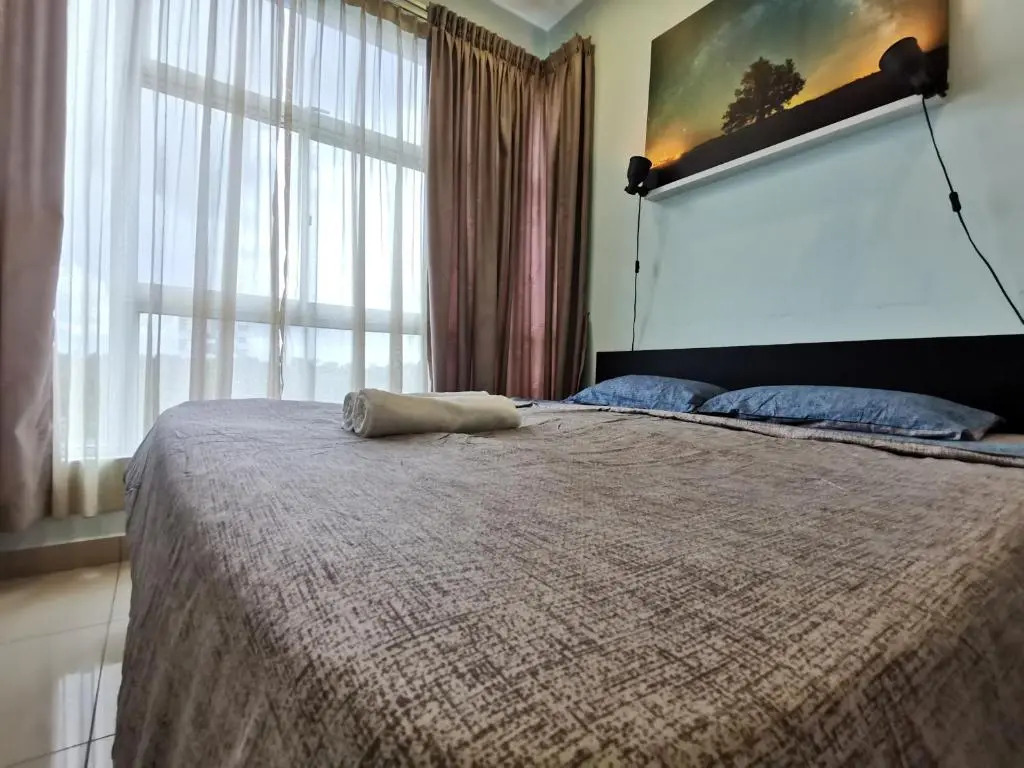 BUKIT INDAH 6pax WIFI NETFLIX 3 BEDROOM