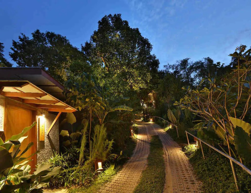 Ambong Pool Villas - Private Pool