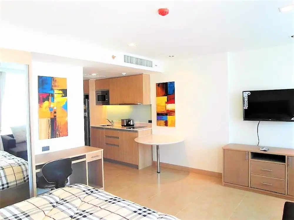 The Cliff Pratumnak - Sea View Studio - Sleeps 2