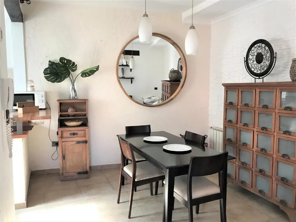 Mona Suites