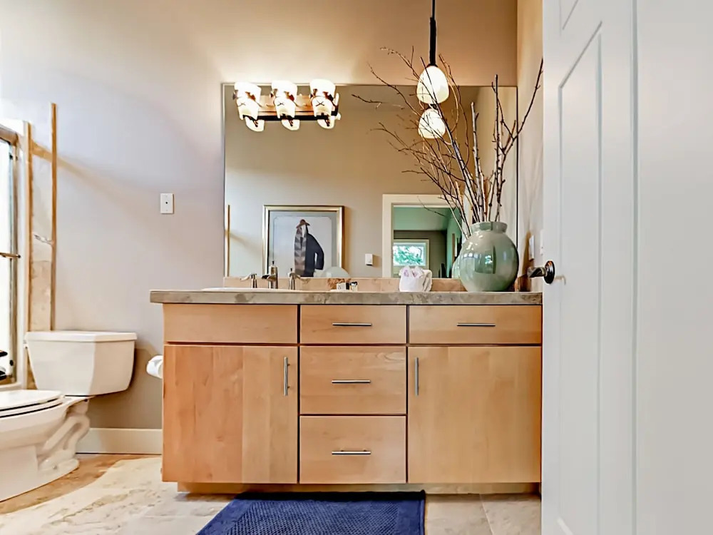 300 South Pacific St Townhouse 1 Bedroom 1 Bathroom Townhouse