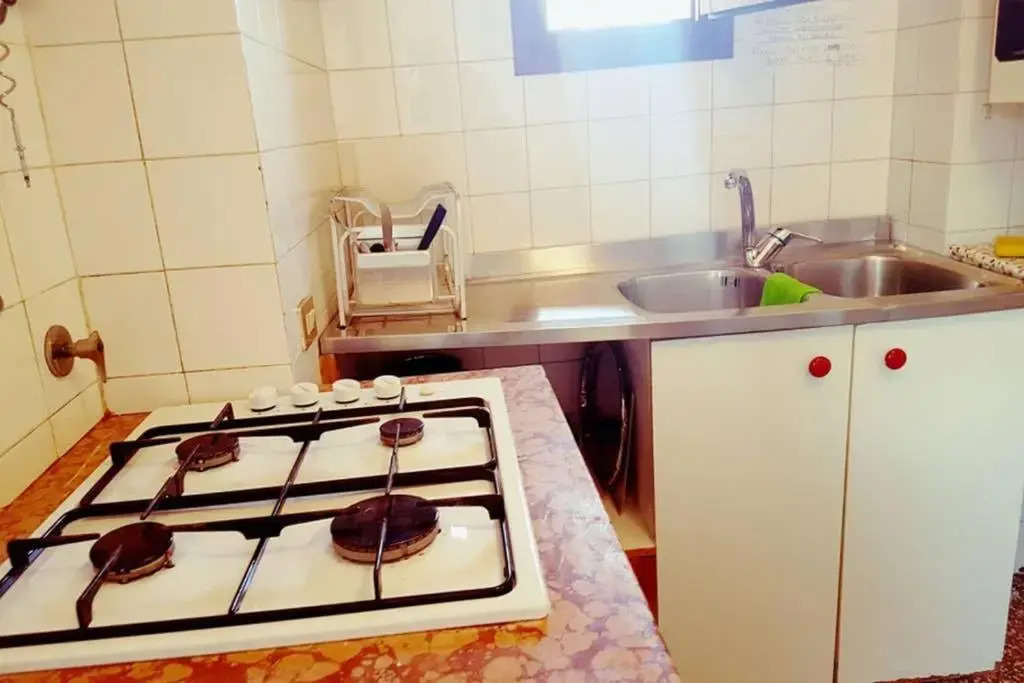 Large Top 3 Rooms Flat Central Rialto
