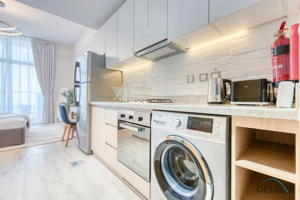 Adorable Studio at Aura Residences Jebel Ali by Deluxe Holiday Homes