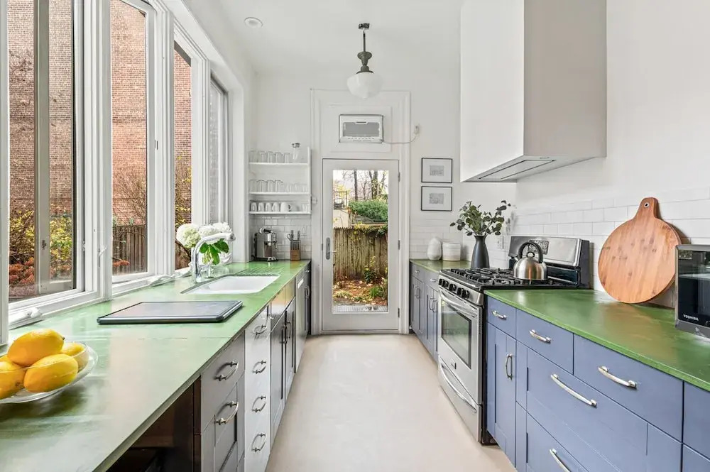 Adelphi I 3BR Ft Greene w Backyard Patio Porch