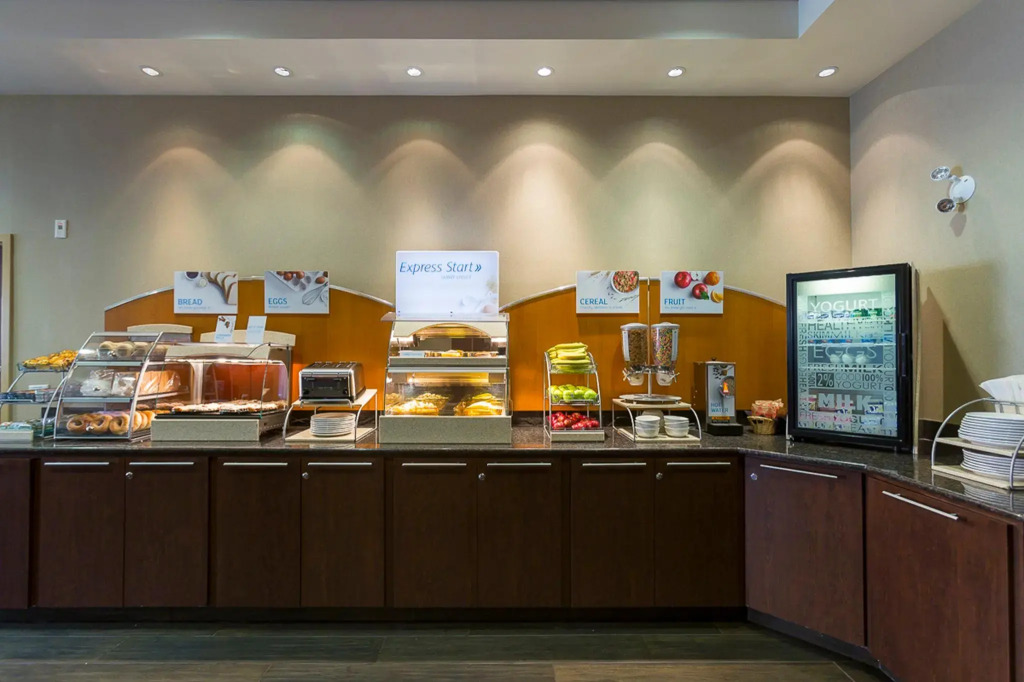 Holiday Inn Express & Suites Riverport Richmond by IHG