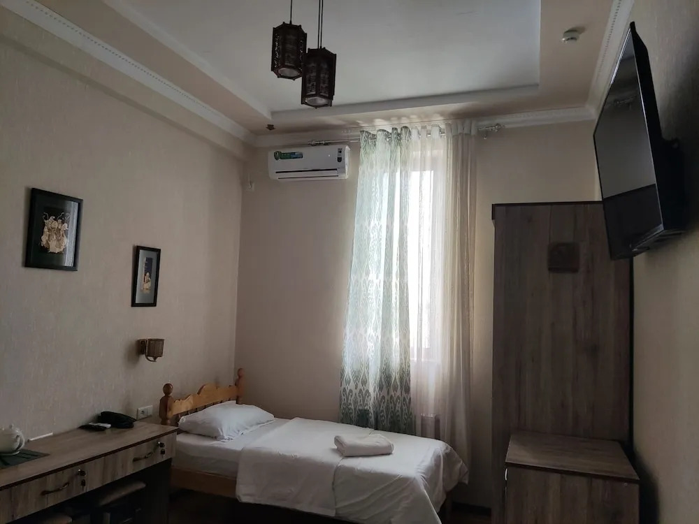 Naqshband Craft Center & Hotel