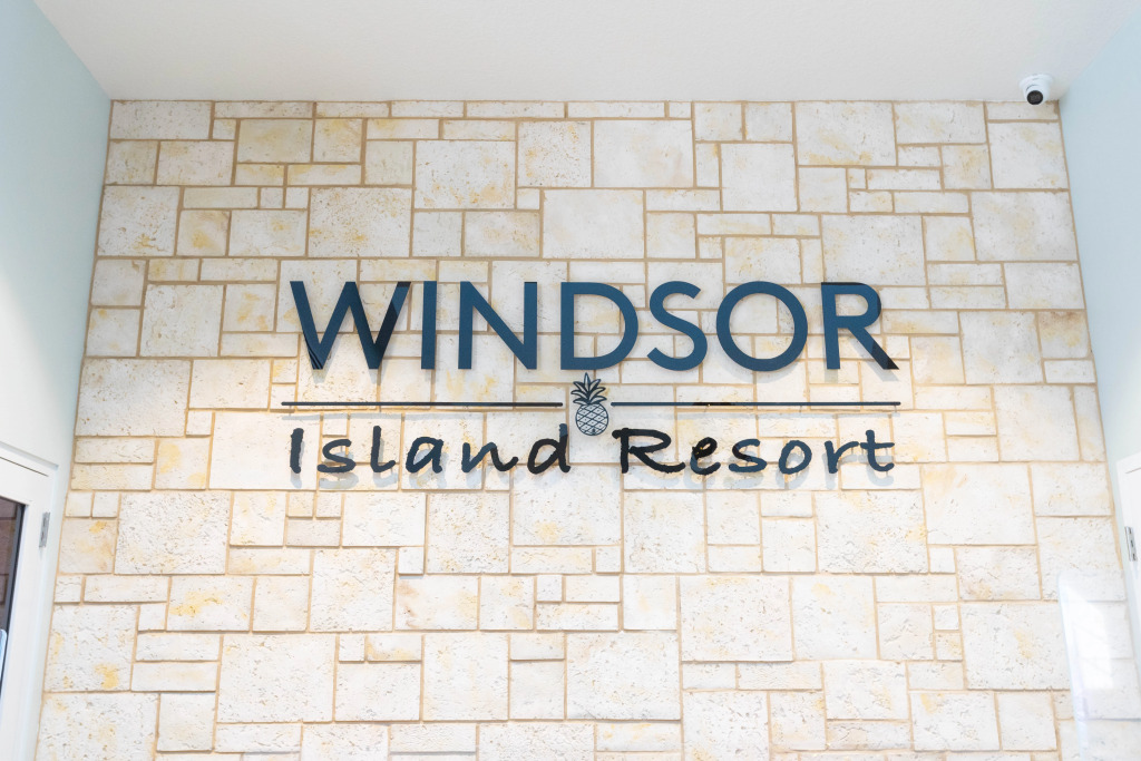 Marvelous 5Bd w Pool Close to Disney Windsor Island Resort 637