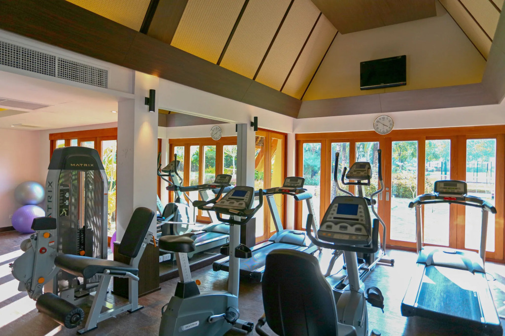 Le Meridien Phuket Mai Khao Beach Resort