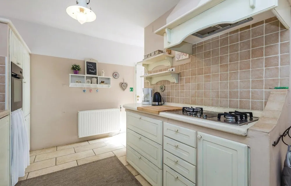 Amazing Home in Rab With Wifi and 3 Bedrooms