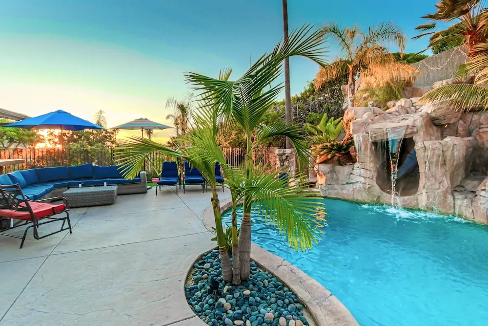 Ocean-view W/ Casita, Heated Pool & Hot Tub 5 Bedroom Home