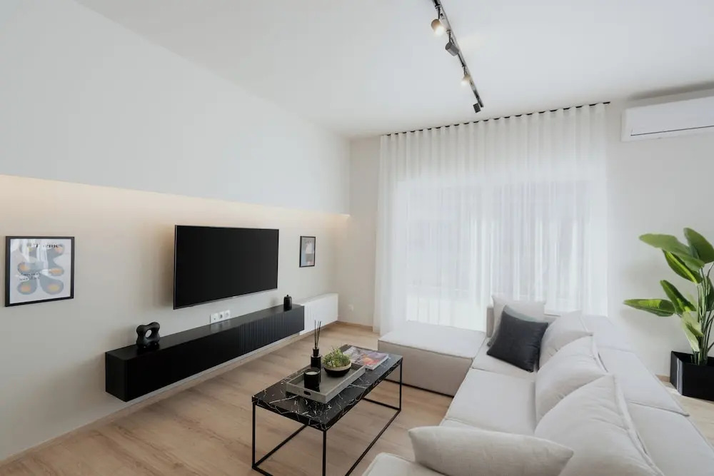 Luxury & Spacious Penthouse in Athens with Terrace