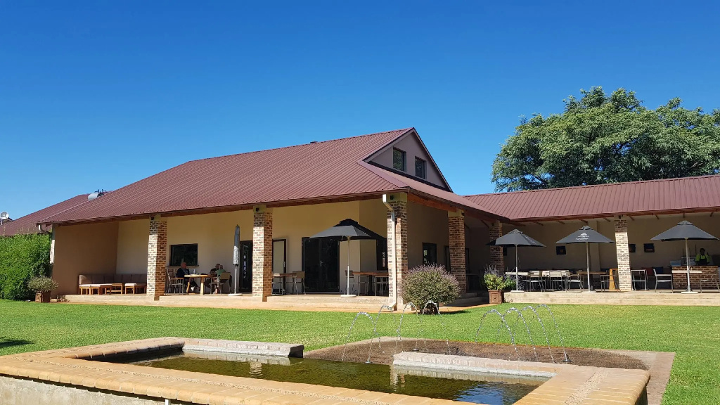 Esthers Country Lodge