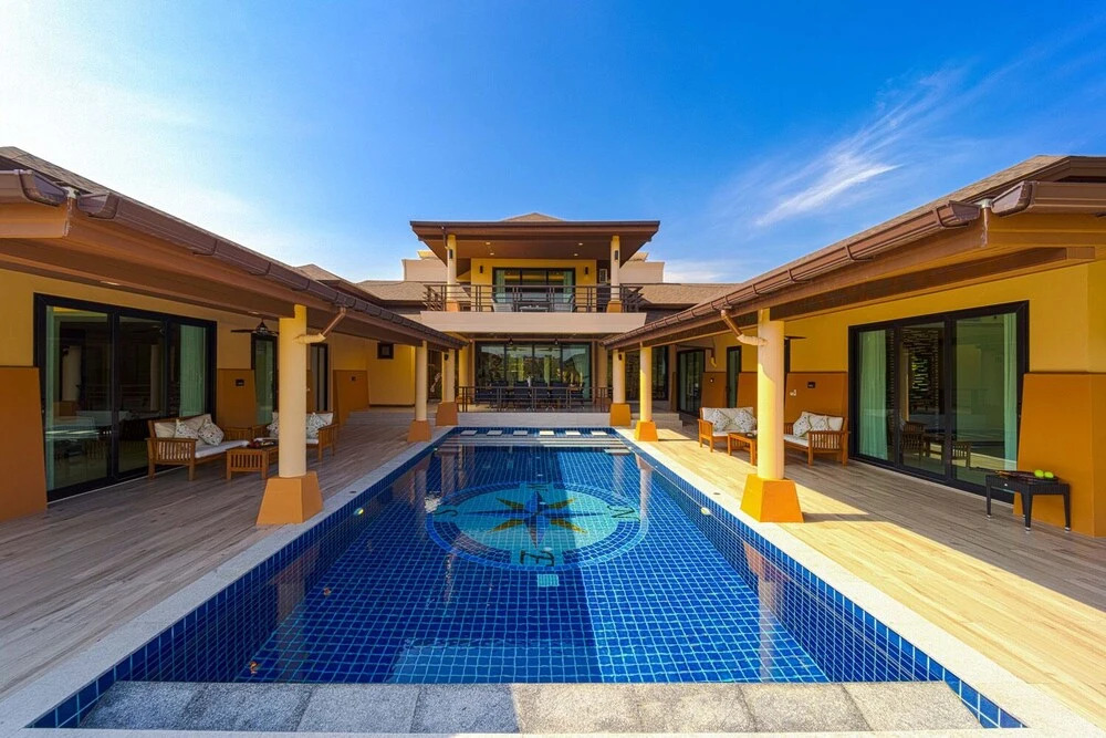 Luxury 5 Bedroom Villa Close to Beach SRS