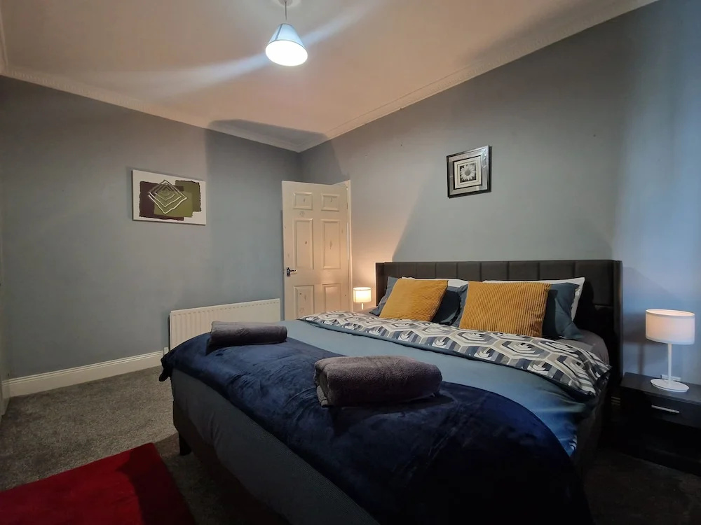 Apartment - Sleeps 4 - Parking - Wifi