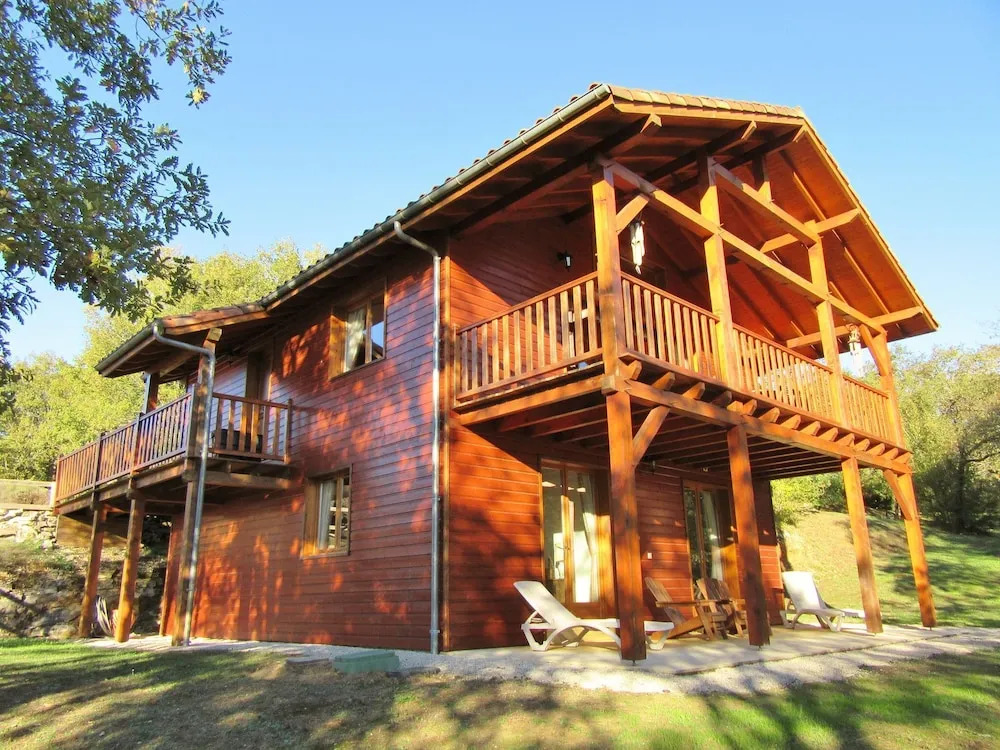 Secluded holiday home with dishwasher, close to Sarlat