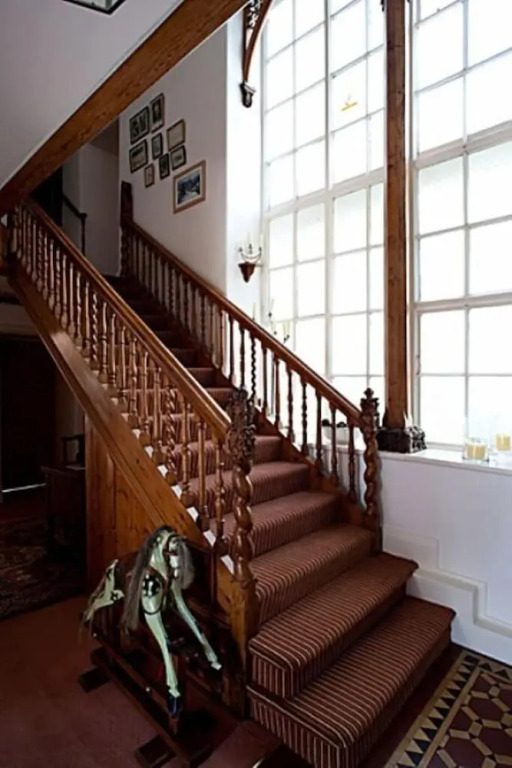 Molesworth Manor