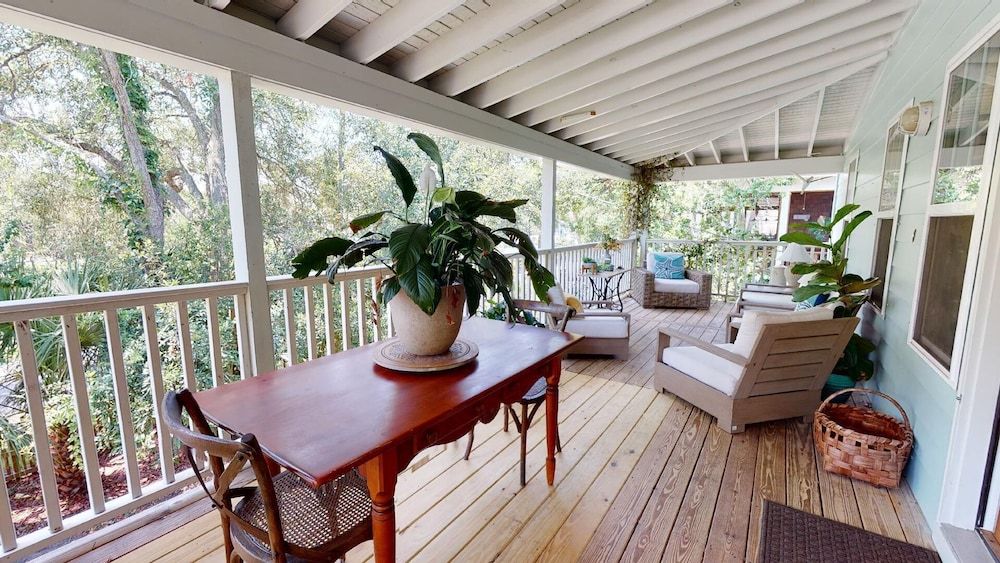 1616 Jones Avenue by Tybee Vacation Rentals