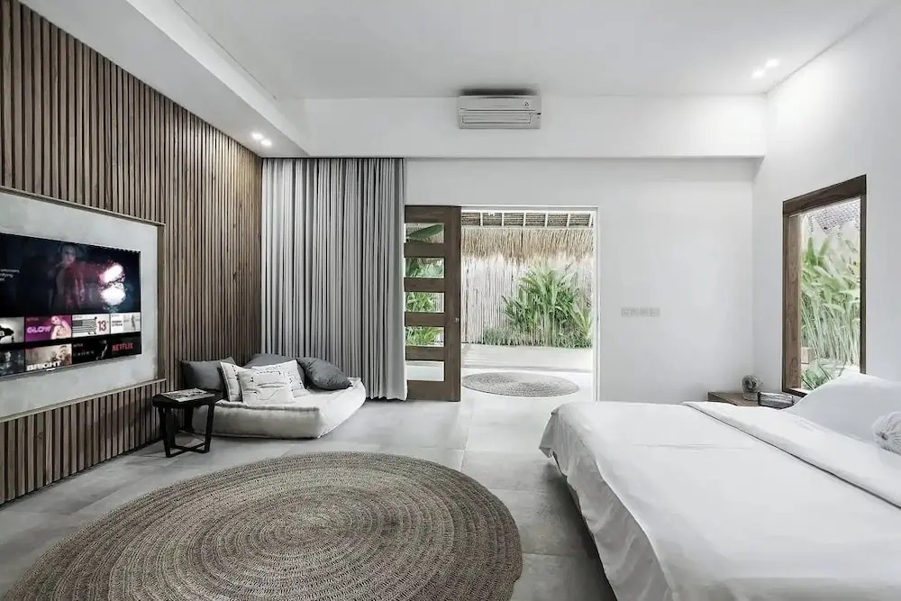 Villa Q - Contemporary Pool House