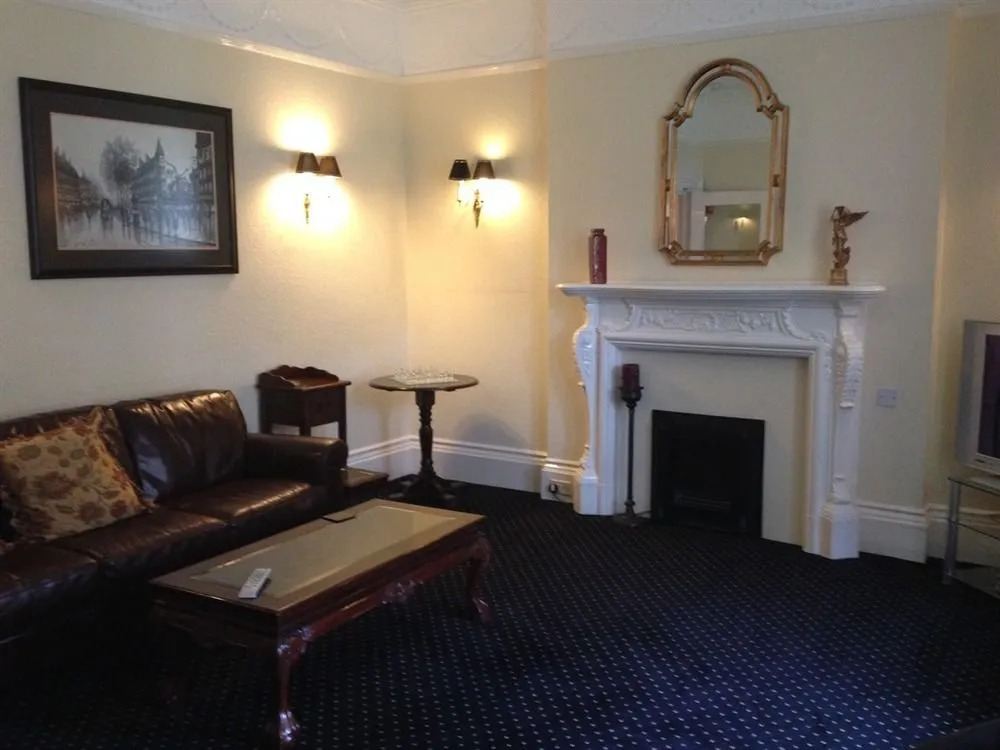 Wood Lodge Hotel
