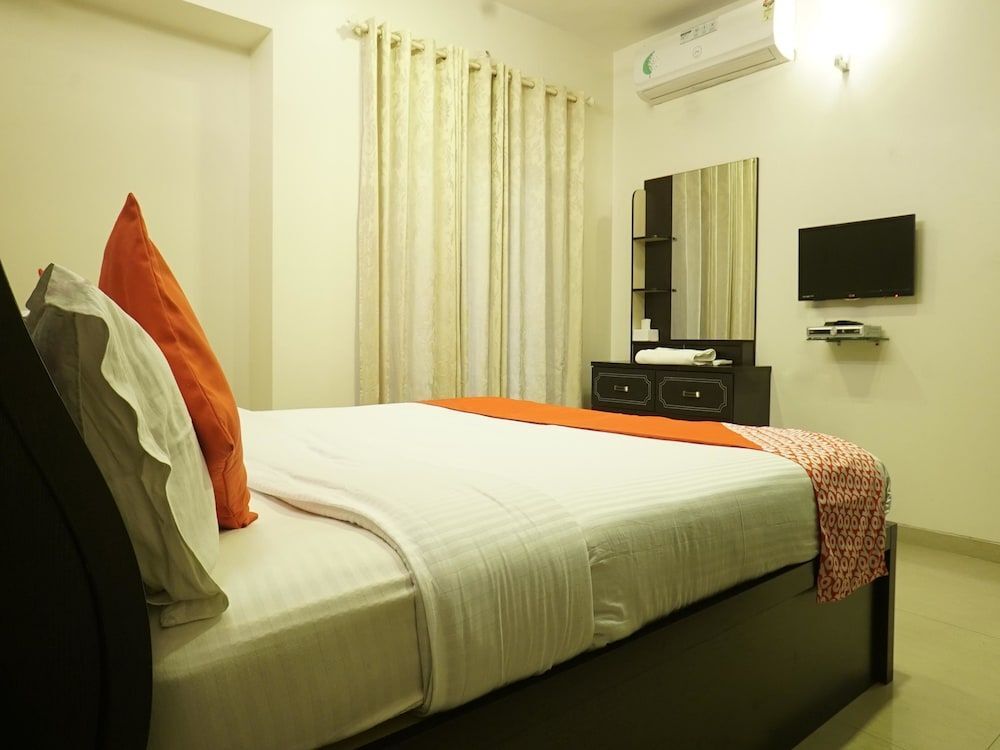 OYO 13467 Hotel FC 16 Suites