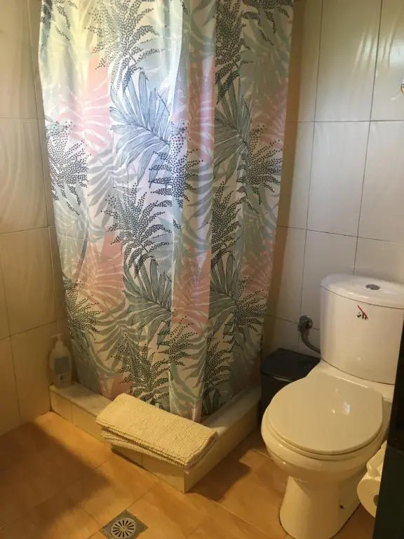 Leonidas apartments 1