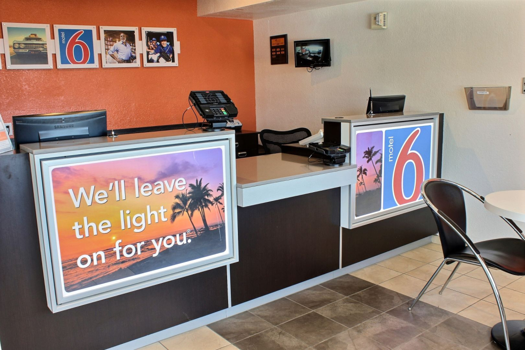 Motel 6-Coalinga, CA - East