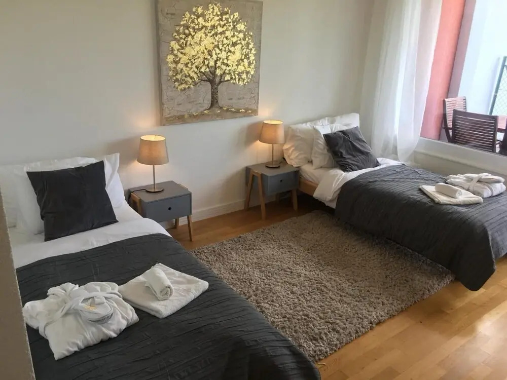 Paradise Lake View Apartment