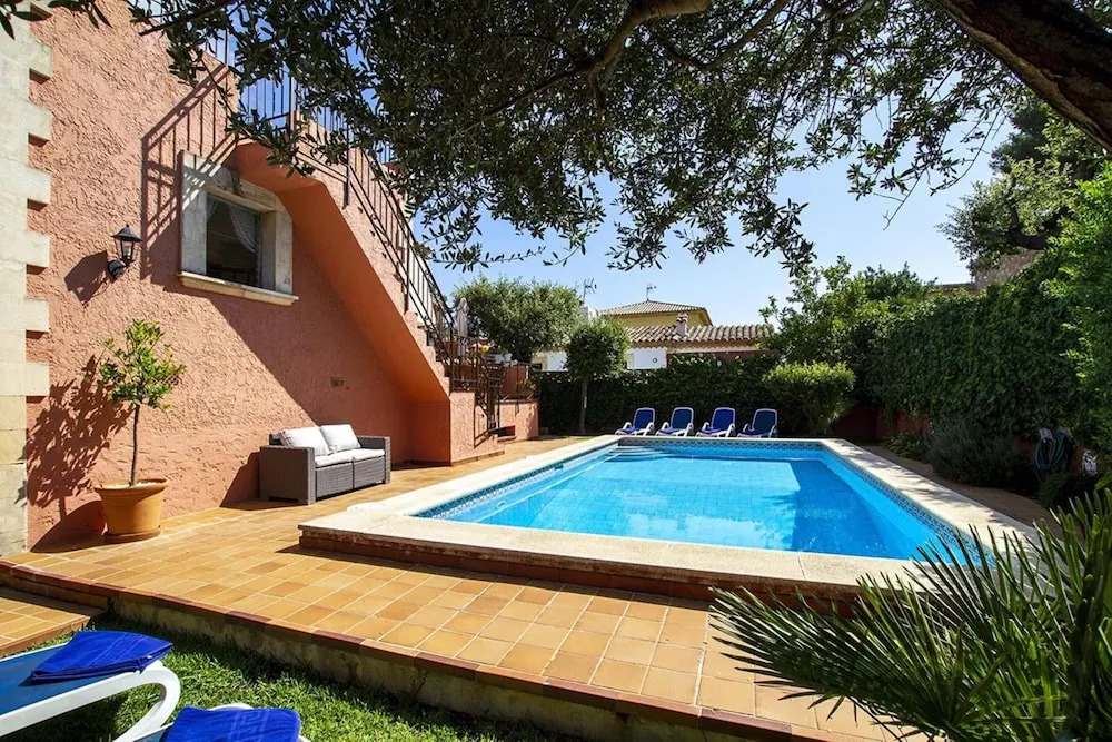Villa - 4 Bedrooms with Pool and WiFi - 108763