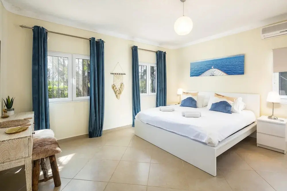 Villa in coastal town of Carvoeiro, Algarve