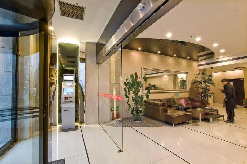 Dandong Life's Business Hotel