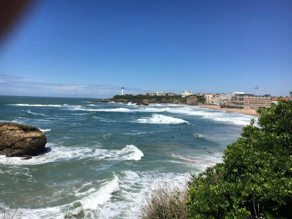 Apt-400m plage de Biarritz dans quartier résidentiel tous commerces très calme et tout confort