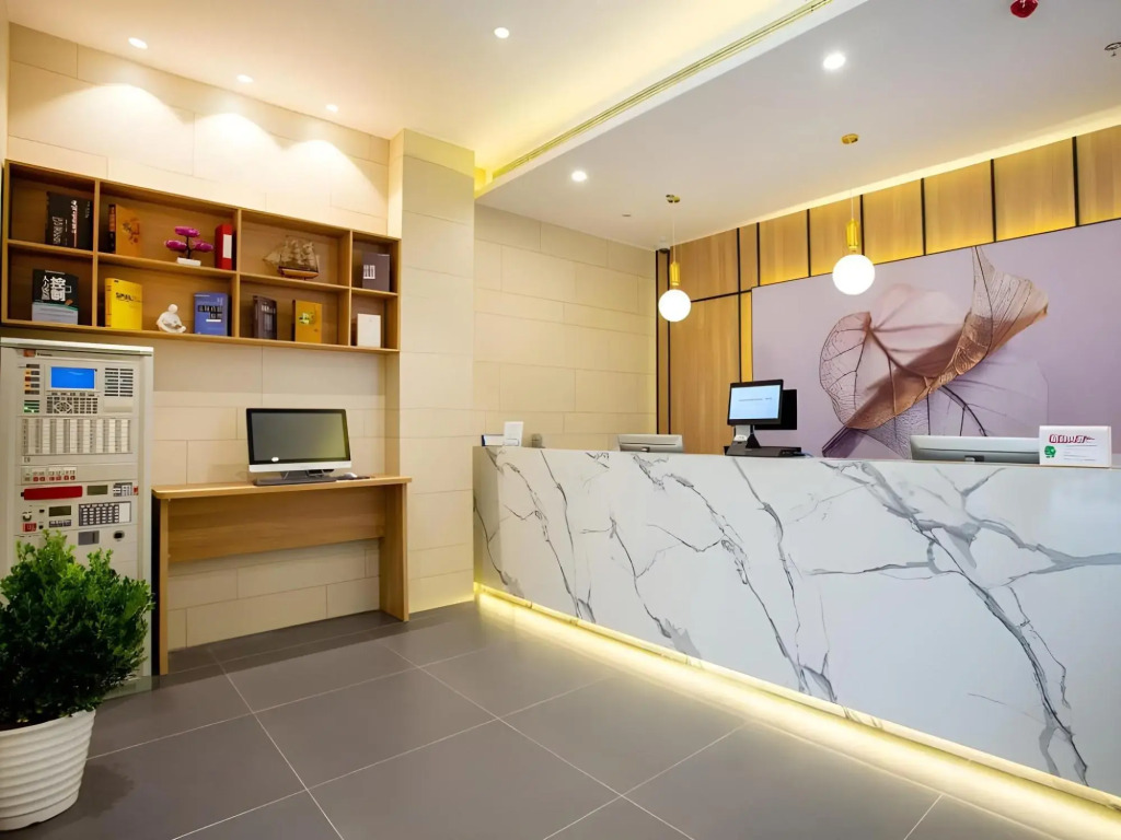 GreenTree Inn Express (Shanghai Zhuanqiao Wanda Plaza)
