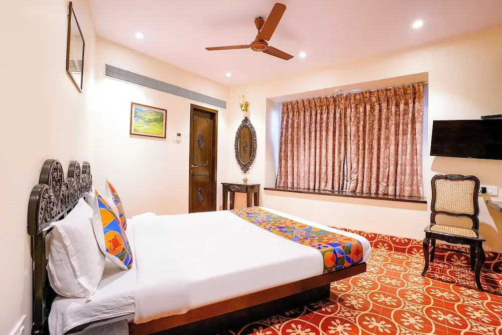 FabHotel Mumbai Corporate Rooms JB Nagar - Nr Airport