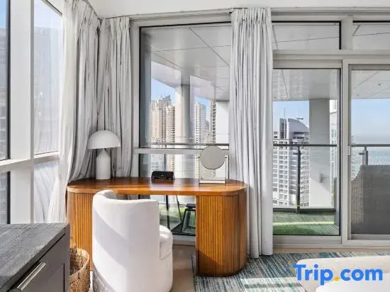 Ultra-Luxury Penthouse Private Pool & Yacht Views