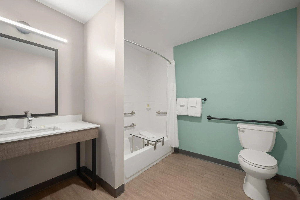 ECHO Suites Extended Stay by Wyndham Johnson City Medical CR